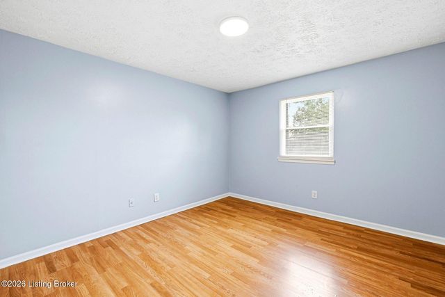 3502 Lodge Ln 333, Louisville, KY 40218