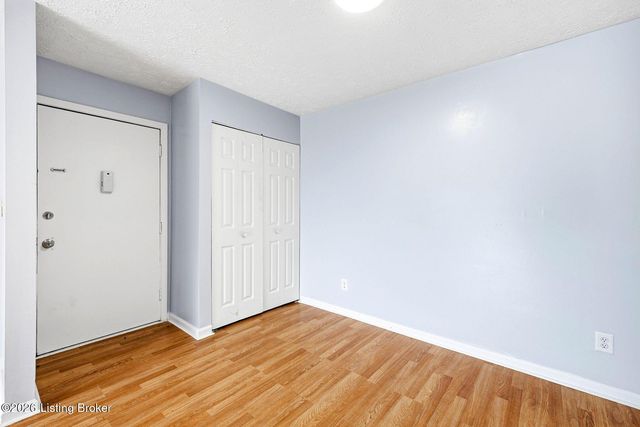 3502 Lodge Ln 333, Louisville, KY 40218
