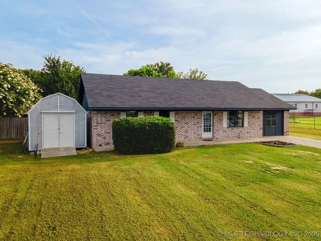 207 W Redding, Whitefield, OK 74472