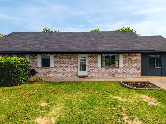 207 W Redding, Whitefield, OK 74472