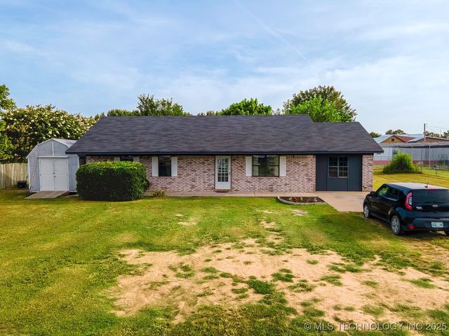 207 W Redding, Whitefield, OK 74472