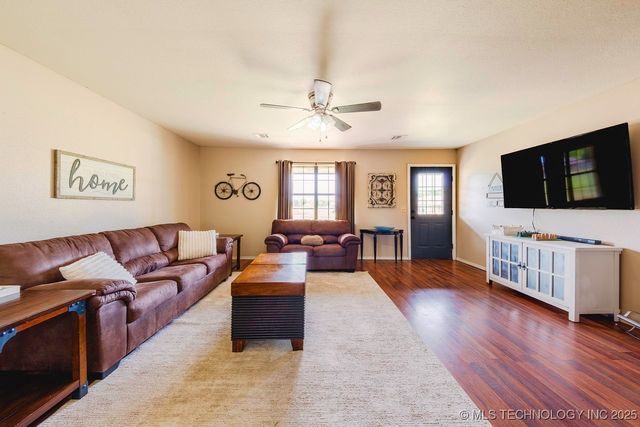 207 W Redding, Whitefield, OK 74472