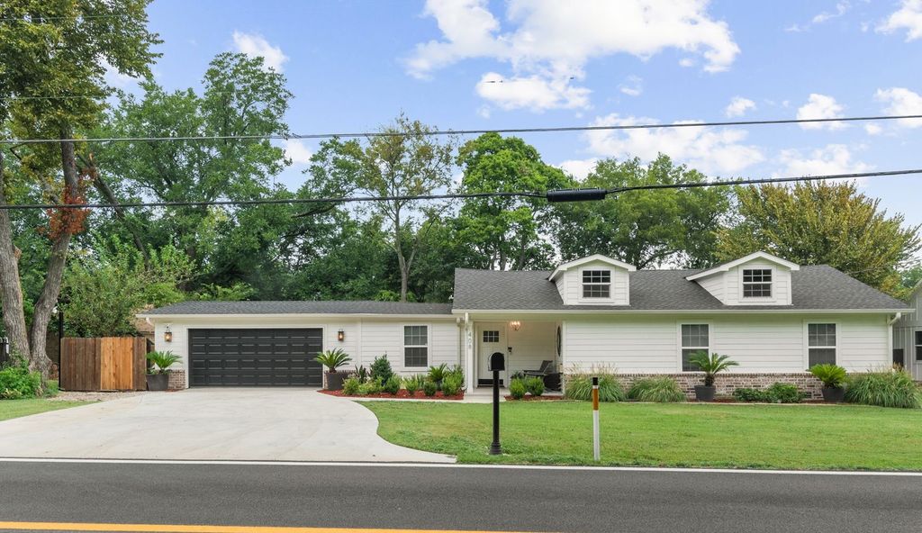 408 E Liberty Street, Pilot Point, TX 76258