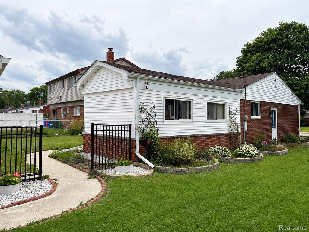 33564 Vista Way Way, Fraser, MI 48026