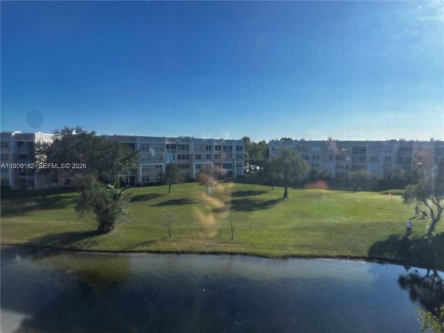 2560 NW 103rd Avenue 402, Sunrise, FL 33322