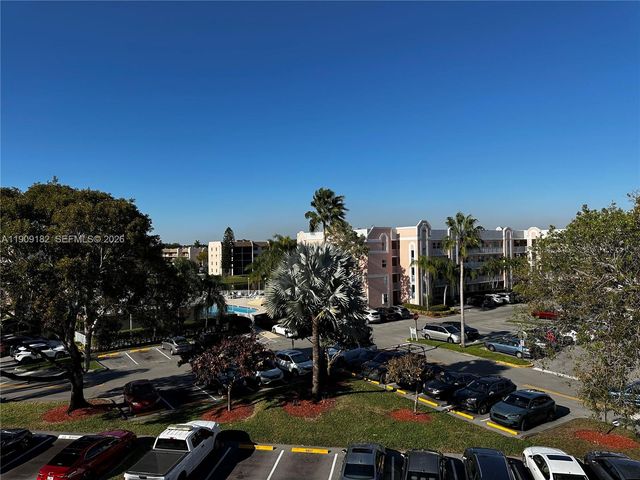2560 NW 103rd Avenue 402, Sunrise, FL 33322