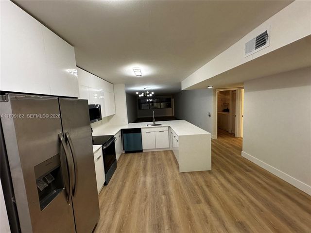 2560 NW 103rd Avenue 402, Sunrise, FL 33322