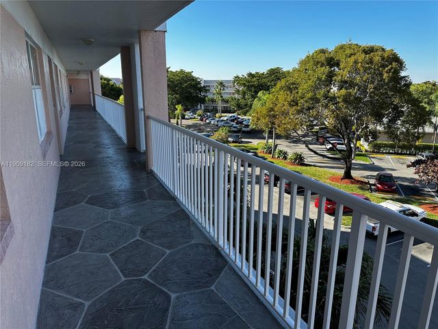 2560 NW 103rd Avenue 402, Sunrise, FL 33322