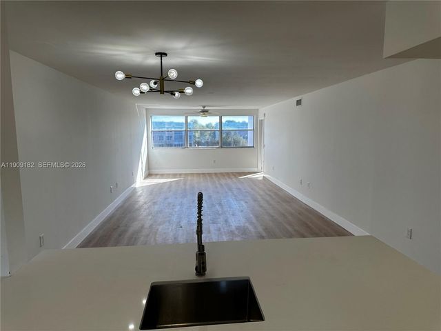 2560 NW 103rd Avenue 402, Sunrise, FL 33322