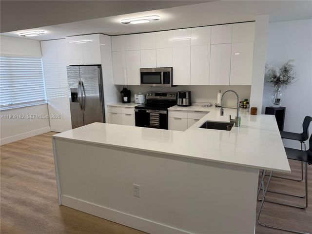 2560 NW 103rd Avenue 402, Sunrise, FL 33322