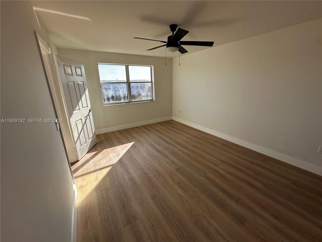 2560 NW 103rd Avenue 402, Sunrise, FL 33322
