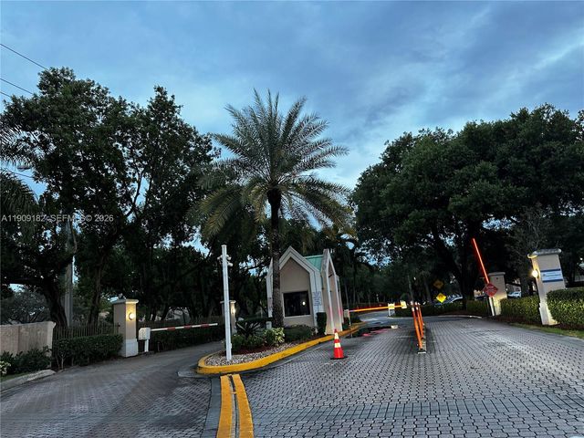 2560 NW 103rd Avenue 402, Sunrise, FL 33322
