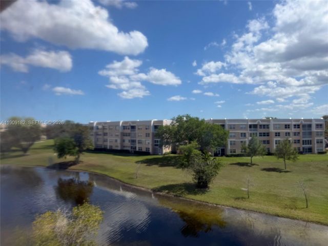 2560 NW 103rd Avenue 402, Sunrise, FL 33322