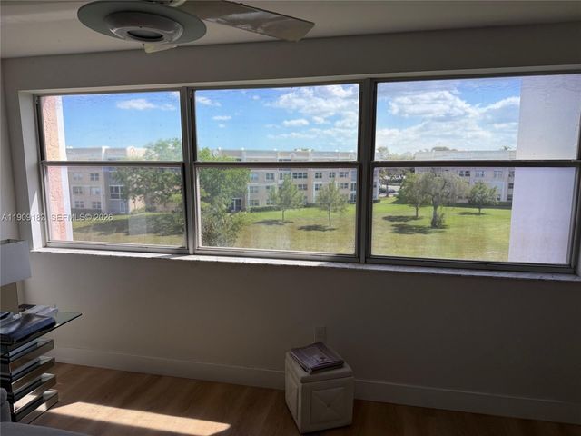 2560 NW 103rd Avenue 402, Sunrise, FL 33322