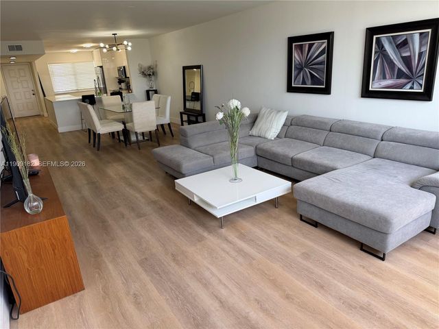 2560 NW 103rd Avenue 402, Sunrise, FL 33322