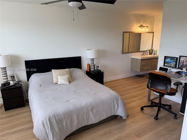 2560 NW 103rd Avenue 402, Sunrise, FL 33322