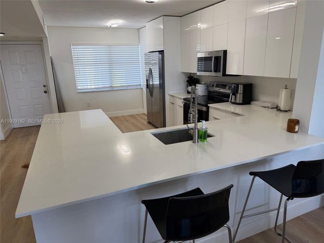 2560 NW 103rd Avenue 402, Sunrise, FL 33322