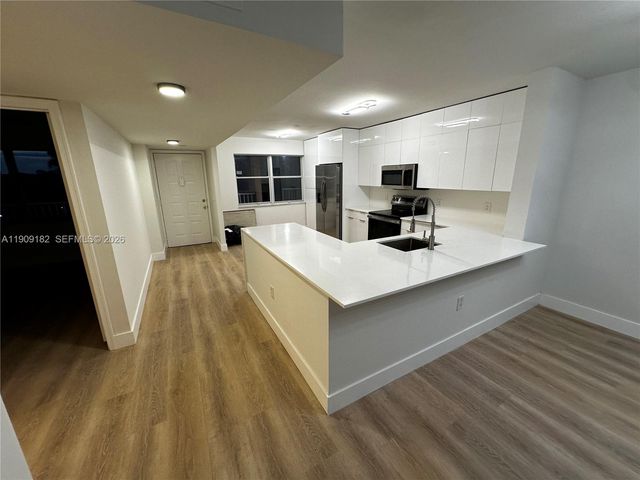 2560 NW 103rd Avenue 402, Sunrise, FL 33322