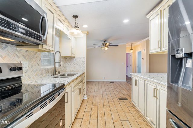 7810 Us Highway 301 S, Four Oaks, NC 27524