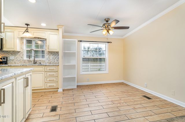 7810 Us Highway 301 S, Four Oaks, NC 27524