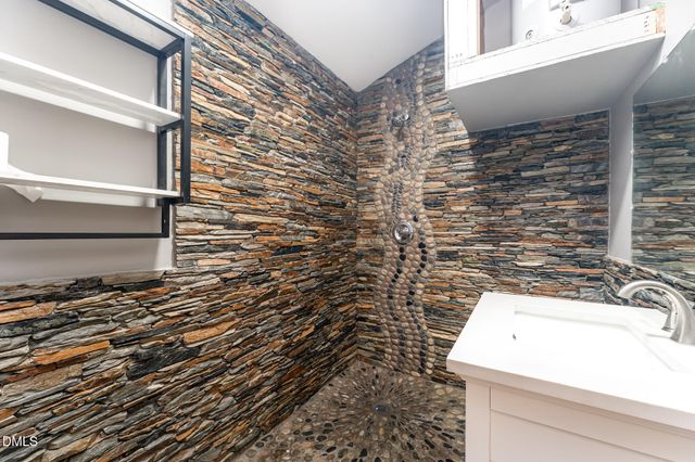 7810 Us Highway 301 S, Four Oaks, NC 27524