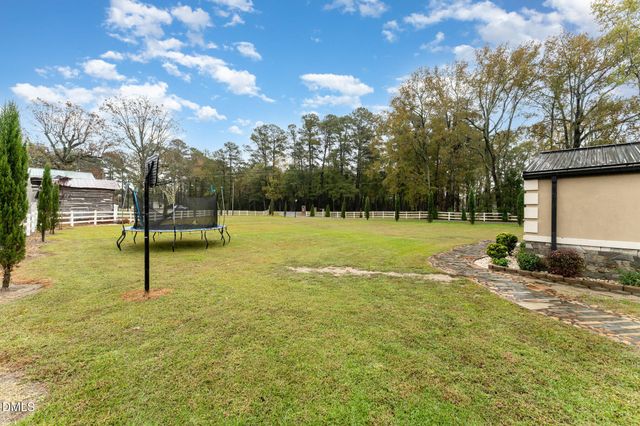 7810 Us Highway 301 S, Four Oaks, NC 27524