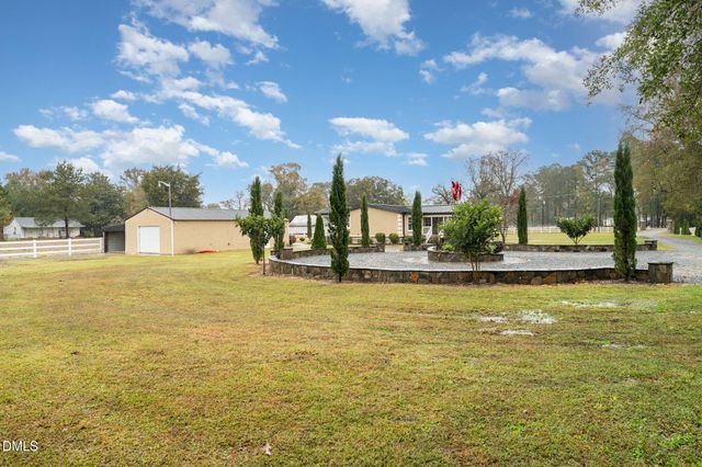 7810 Us Highway 301 S, Four Oaks, NC 27524