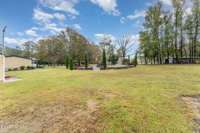 7810 Us Highway 301 S, Four Oaks, NC 27524