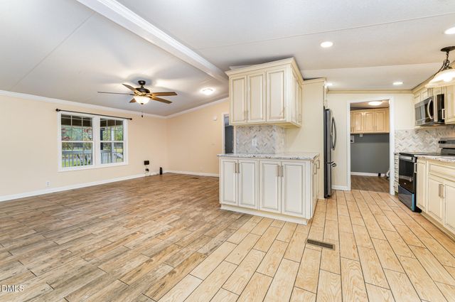 7810 Us Highway 301 S, Four Oaks, NC 27524