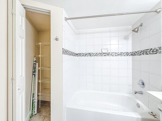 3300 NE 192 Street NE 1216, Aventura, FL 33180