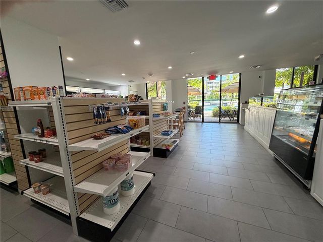 3300 NE 192 Street NE 1216, Aventura, FL 33180