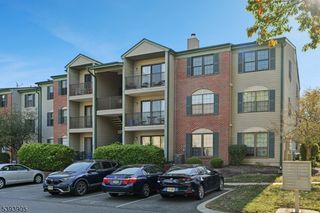 69 Fisher Dr, Franklin Twp., NJ 08823