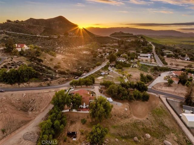 21260 Ridgedale, Lake Mathews, CA 92570