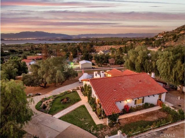 21260 Ridgedale, Lake Mathews, CA 92570