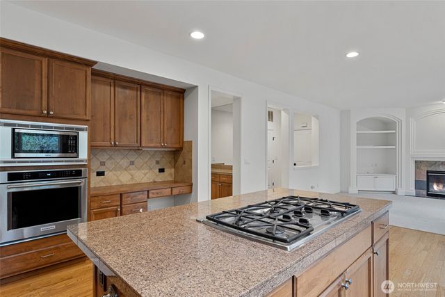 8835 NE 237th Place NE, Redmond, WA 98053