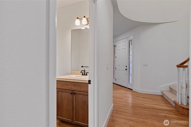 8835 NE 237th Place NE, Redmond, WA 98053
