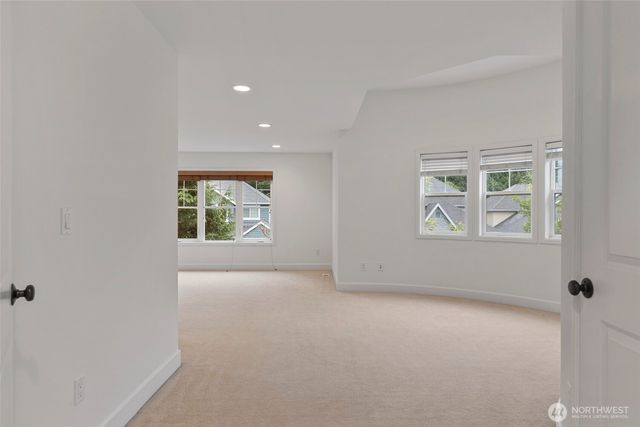 8835 NE 237th Place NE, Redmond, WA 98053