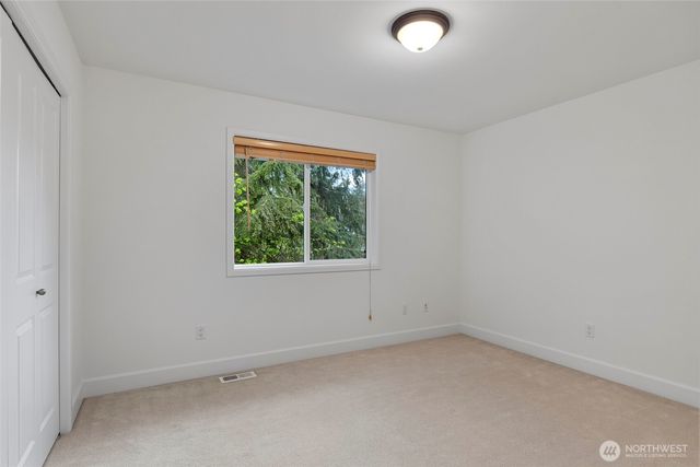 8835 NE 237th Place NE, Redmond, WA 98053