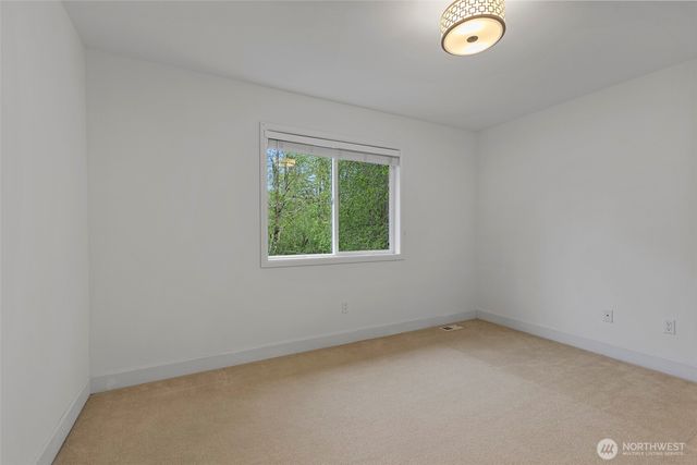 8835 NE 237th Place NE, Redmond, WA 98053