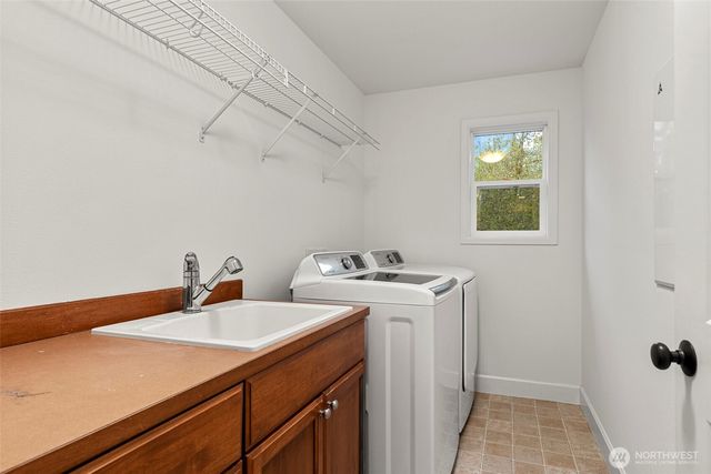 8835 NE 237th Place NE, Redmond, WA 98053