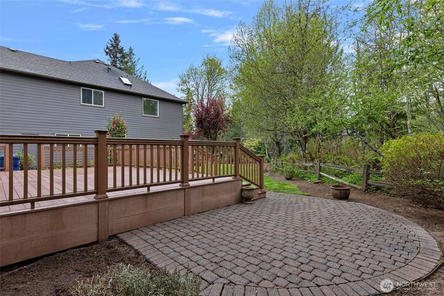 8835 NE 237th Place NE, Redmond, WA 98053