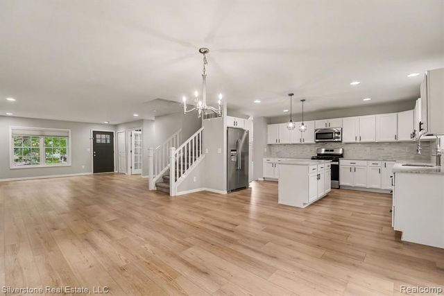 829 N Dorchester Avenue, Royal Oak, MI 48067