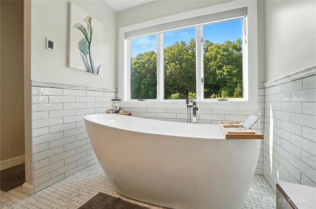 717 S Alpha Bellbrook Road, Bellbrook, OH 45305