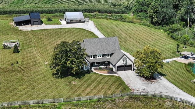 717 S Alpha Bellbrook Road, Bellbrook, OH 45305