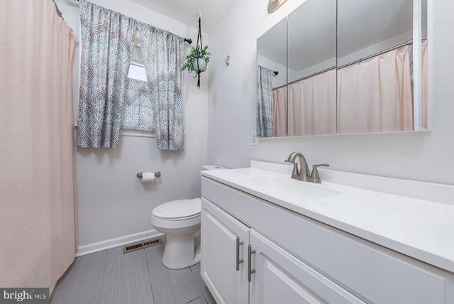 1203 CEDAR DR, Pine Hill, NJ 08021