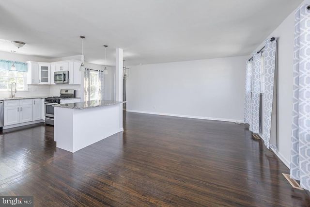 1203 CEDAR DR, Pine Hill, NJ 08021