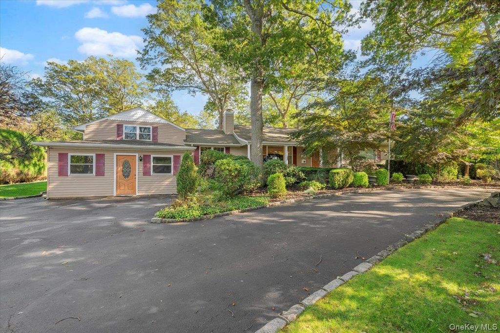 1109 Round Swamp Road, Old Bethpage, NY 11804