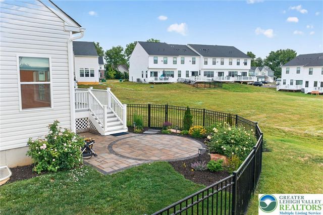66 Timber Trail, Palmer Twp, PA 18045