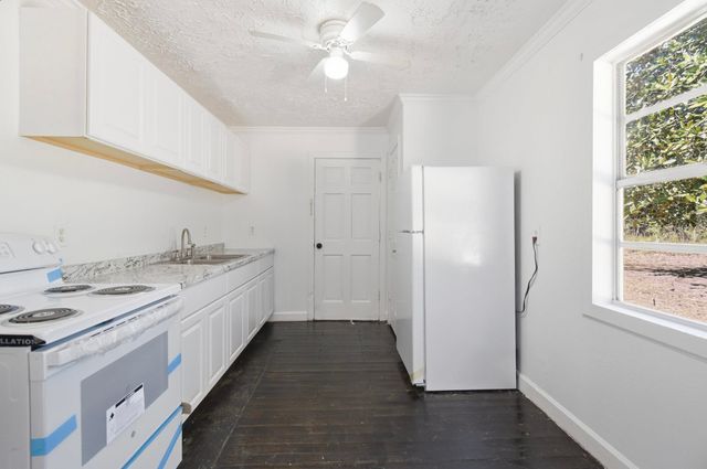 207 S HINLEY Street, Perry, FL 32347