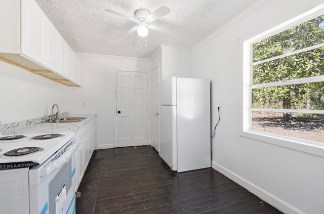 207 S HINLEY Street, Perry, FL 32347